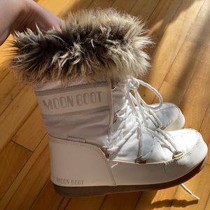 Moon Boot White Winter Lace-Up Boots with Brown Faux Fur Cuff